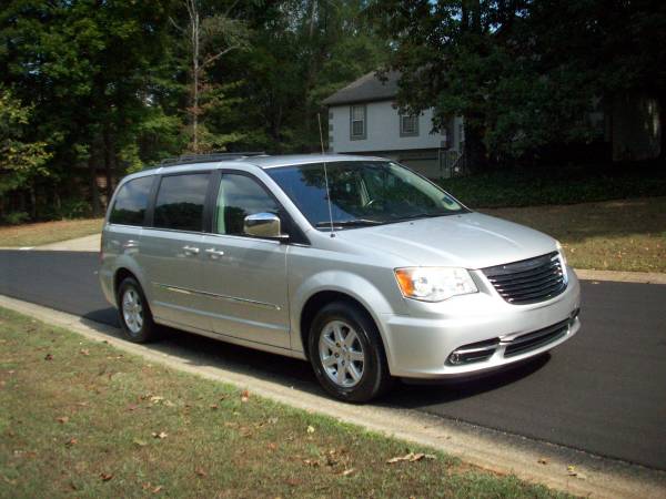 2012 CHRYSLER TOWN & COUNTRY for sale in Powder Springs, GA – photo 5