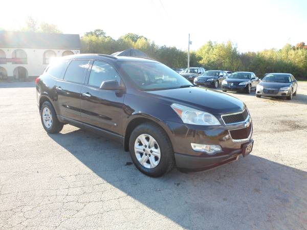 Chevrolet Traverse LS AWD 3rd ROW ONE OWNER **1 year warranty** -... for sale in hampstead, RI – photo 3