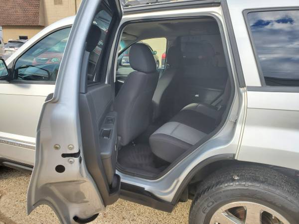 2010 Jeep Grand cherokee Laredo 4X4 SUV 113000 Miles! - cars &... for sale in Mount Clemens, MI – photo 12