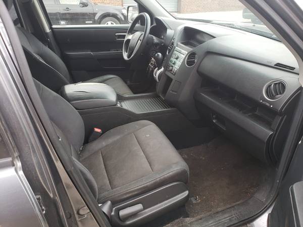 2010 Honda Pilot. 7 seater 4X4 - cars & trucks - by dealer - vehicle... for sale in Brooklyn, NY – photo 8