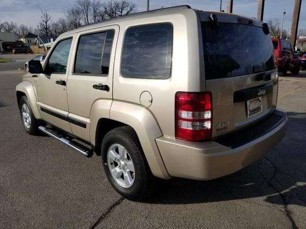 2011 Jeep Liberty Sport 4WD - cars & trucks - by dealer - vehicle... for sale in Cedar Rapids, IA – photo 4