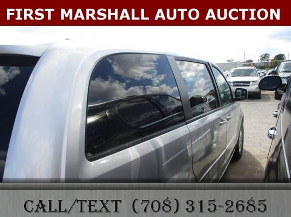 2012 Dodge Grand Caravan SXT - First Marshall Auto Auction for sale in Harvey, IL – photo 3
