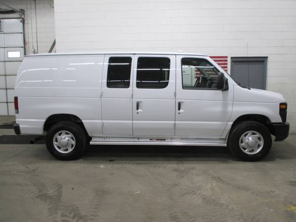 2009 Ford E-250 Econoline Cargo Van - - by dealer for sale in Highland Park, IL – photo 4