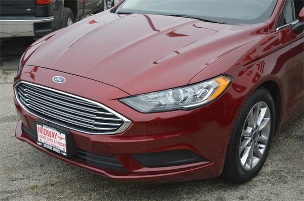 2017 Ford Fusion SE - cars & trucks - by dealer - vehicle automotive... for sale in Chicago, IL – photo 8