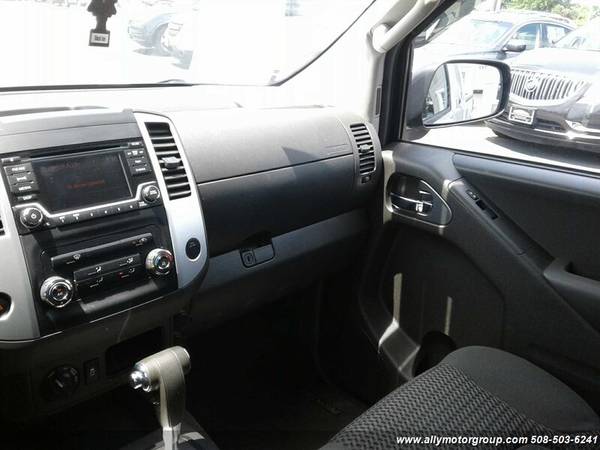 2015 Nissan Frontier SV V6 for sale in Seekonk, RI – photo 15