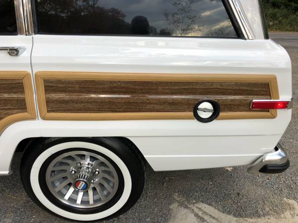 1988 *Jeep* *Grand Wagoneer* *Woody Wagon* White - cars & trucks -... for sale in Johnstown , PA – photo 23