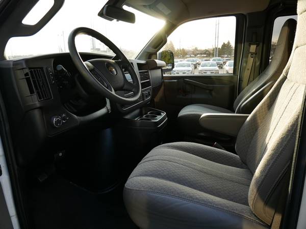 2019 Chevrolet Express Passenger LT 6 0 15 passenger for sale in Saint Paul, MN – photo 9
