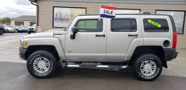 CLEAN!! 2007 HUMMER H3 4WD 4dr SUV for sale in Chesaning, MI – photo 2