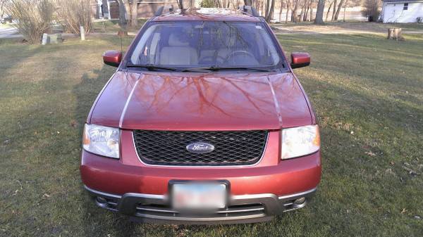 2006 Ford Freestyle SEL - cars & trucks - by owner - vehicle... for sale in Dixon, IL – photo 3