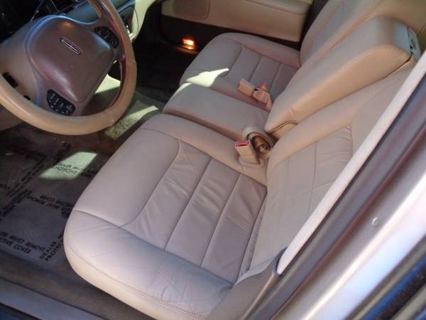 1999 Lincoln Town Car 4dr Sdn Signature - ELDERLY OWNED, GARAGED KEPT for sale in Fort Lauderdale, FL – photo 8