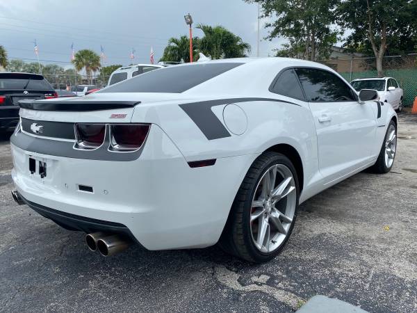 Chevrolet Camaro SS 2013 - - by dealer - vehicle for sale in Miami, FL – photo 4