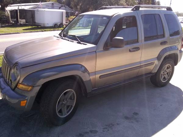 2005 jeep liberty renegade 4x4 excellent throughout - cars & trucks... for sale in St. Augustine, FL – photo 5