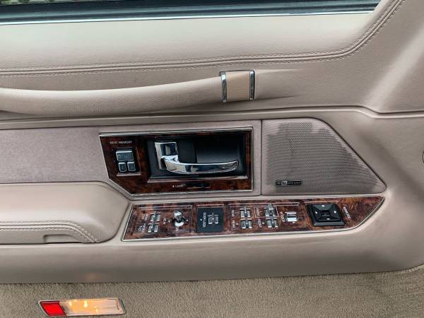 1992 Lincoln Town Car Signature 4DR Sedan, ONE OWNER! - cars & for sale in Lynnwood, WA – photo 12
