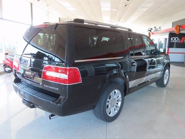 2014 Lincoln NAVIGATOR - cars & trucks - by dealer - vehicle... for sale in Oxnard, CA – photo 4