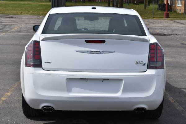 2014 CHRYSLER 300S MINT CONDITION ALL WHEEL DRIVE - cars & for sale in Dearborn, MI – photo 6