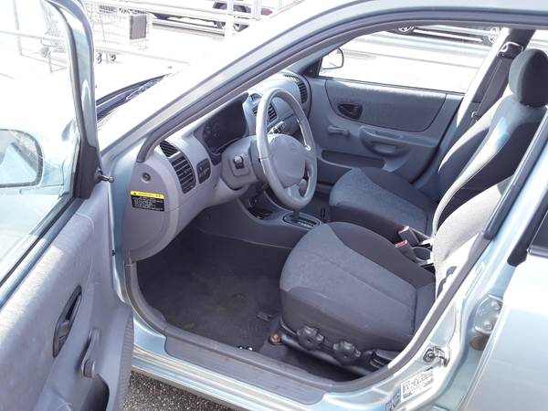 2005 Hyundai Accent sedan for sale in Minneapolis, MN – photo 10