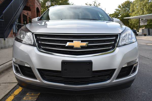 2016 Chevrolet Traverse 2LT 3rd Row LIKE NEW Warranty NO DOC FEES! -... for sale in Apex, NC – photo 4
