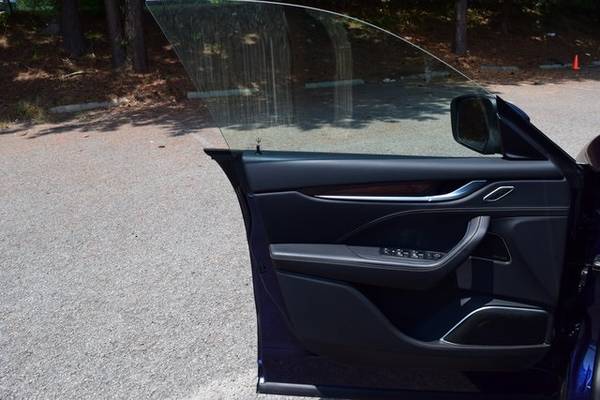 Blu Passione Mica, 2017 Maserati Levante S 3.0L for sale in Other, Other – photo 8