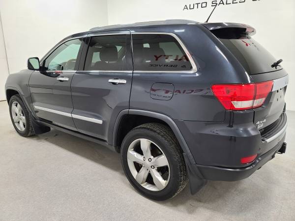 2012 Jeep Grand Cherokee Overland! 4WD! Nav! Moon! Htd & Cld Seats! for sale in Suamico, WI – photo 21