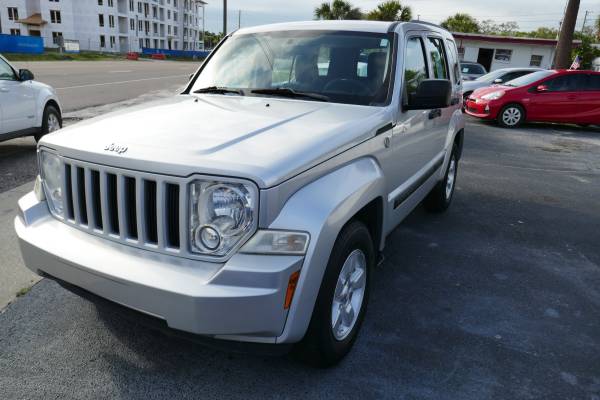 2009 JEEP LIBERTY SPORT 4X4 - 83K MILES - - by dealer for sale in Clearwater, FL – photo 3