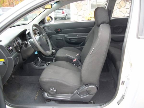 2009 Hyundai Accent GS 3-Door - cars & trucks - by dealer - vehicle... for sale in Wrightstown, NJ – photo 2