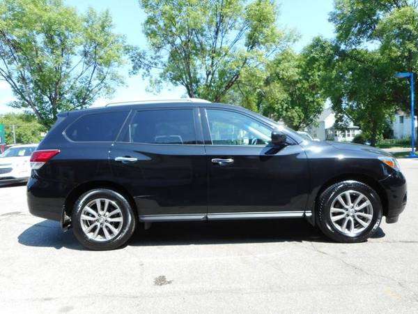 ★★★ 2015 Nissan Pathfinder 4x4 / ONLY 26k Miles / $2000 DOWN! ★★★ for sale in Grand Forks, ND – photo 4