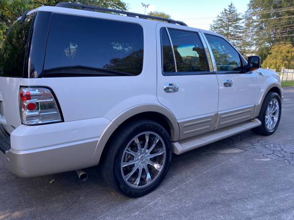 2005 Ford Expedition 4X4 - cars & trucks - by dealer - vehicle... for sale in Millers Creek NC 28651, NC – photo 6