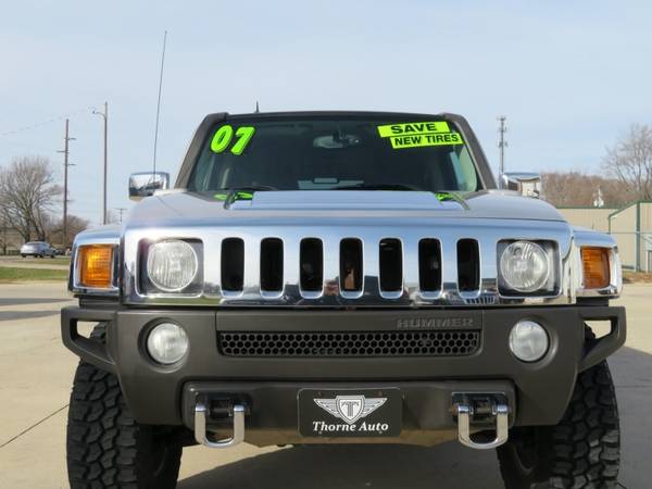 2007 HUMMER H3 4WD New Tires, Sharp - cars & trucks - by dealer -... for sale in Waterloo, IA – photo 3