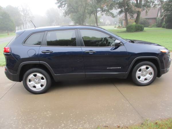 2014 Jeep Cherokee Sport Special Edition, Low Miles for sale in Owasso, OK – photo 5