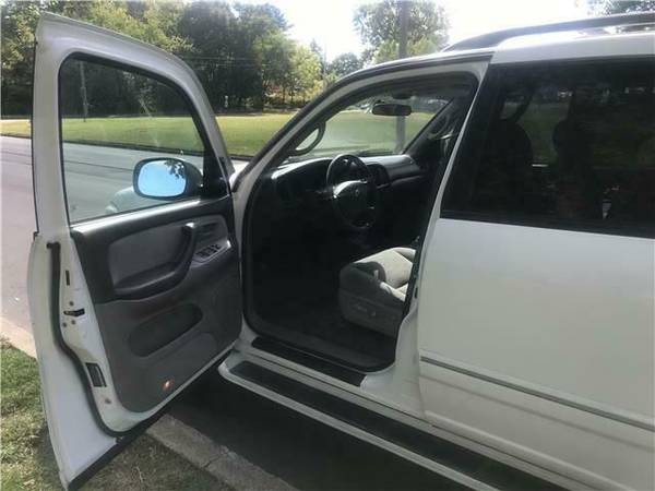 2005 Toyota Sequoia - Financing Available! - cars & trucks - by... for sale in Morrisville, PA – photo 9