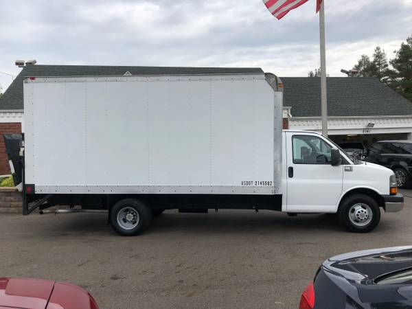 💥11 Dually Box Truck-Runs 100%One Owner/37K Miles/Super Deal💥 for sale in Youngstown, OH – photo 3