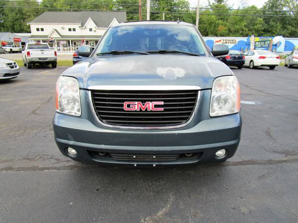 2008 GMC Yukon XL 1500 SLT 4WD *Leather + Moonroof + Backup Camera*... for sale in leominster, MA – photo 4