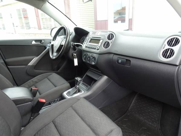 2009 Volkswagen Tiguan AWD - - by dealer - vehicle for sale in Waterloo, WI – photo 15
