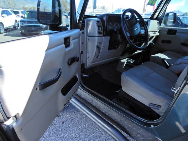 2006 Jeep Wrangler X - cars & trucks - by dealer - vehicle... for sale in Albuquerque, NM – photo 12
