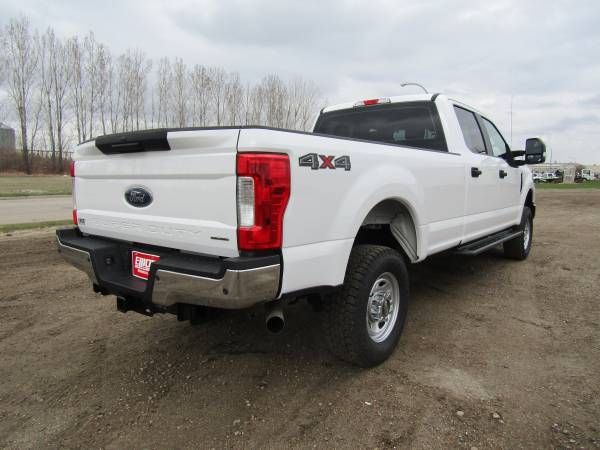 2017 FORD F250 - CREW CAB - LONG BOX (8ft) - 4X4 - 6 2 LITER V8 GAS for sale in Moorhead, ND – photo 5