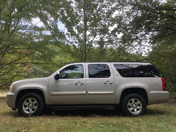 2008 GMC YUKON XL LOADED LEATHER MOONROOF! 140K EXCEL IN/OUT! E-85 GAS for sale in Copiague, NY – photo 9