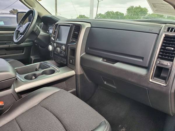 2016 Ram 1500 Crew Cab 4WD Sport Pickup 4D 5 1/2 ft Trades Welcome Fin for sale in Harrisonville, MO – photo 22