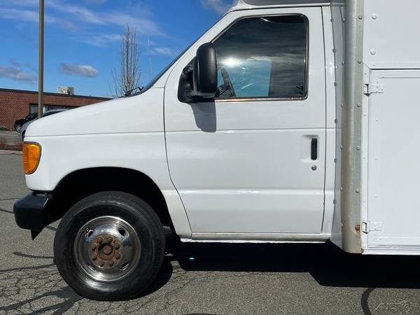 2003 Ford E-350 E350 XL 12ft Hi Cube Walk In Utility Van Gas for sale in south jersey, NJ – photo 6