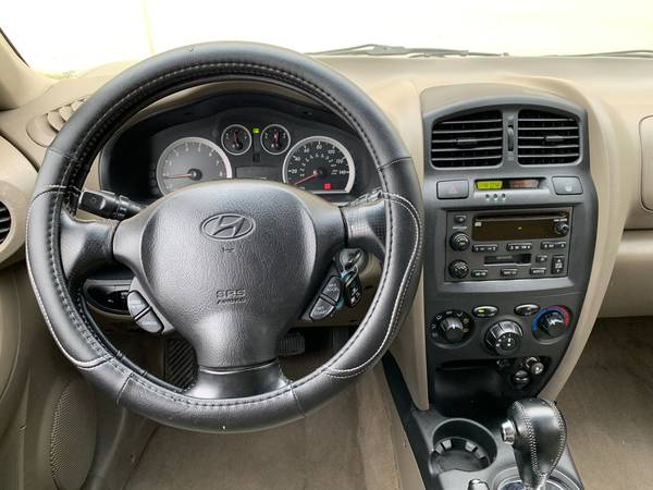 2005 Hyundai Santa Fe AWD! New Timing Belt, New Catalytic for sale in Austin, TX – photo 14