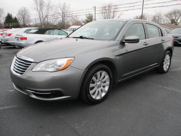 2013 Chrysler 200 Touring - - by dealer - vehicle for sale in Fort Wayne, IN – photo 4