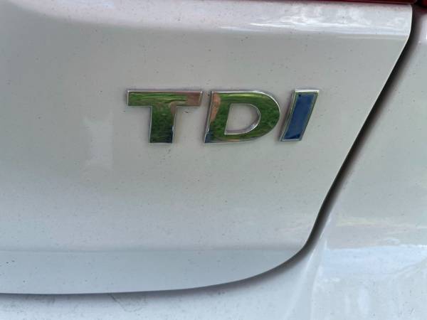 2014 Volkswagen Golf 2.0L TDI w/Tech Package 4 Door - cars & trucks... for sale in Lake Park, FL – photo 18
