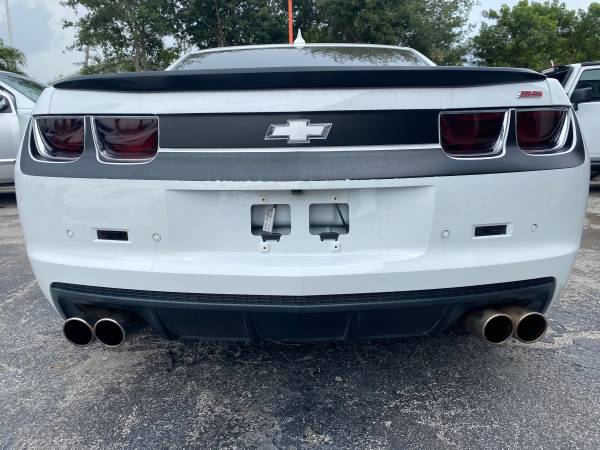 Chevrolet Camaro SS 2013 - - by dealer - vehicle for sale in Miami, FL – photo 5