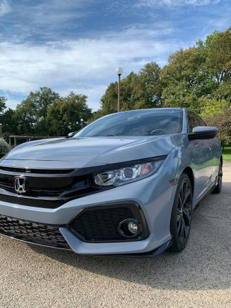 2017 Honda Civic Hatchback Sport 33K miles Gray. Perfect Condition for sale in Chicago, IL – photo 10