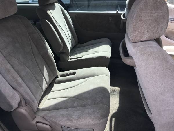 MAZDA MPV LX MINIVAN - MAKE AN OFFER - ONLY 79K MILES! for sale in Bridgeport, CT – photo 7