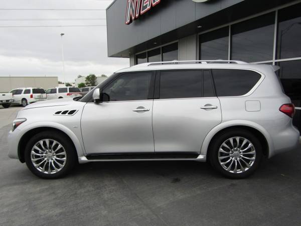 2017 *INFINITI* *QX80* *AWD* - cars & trucks - by dealer - vehicle... for sale in Council Bluffs, NE – photo 4
