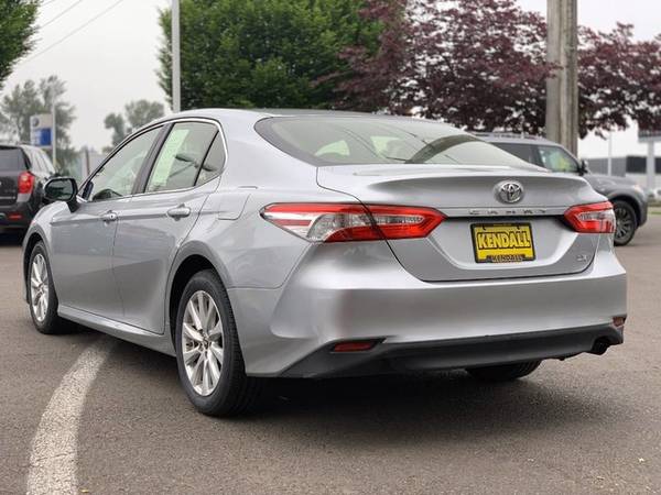 2018 Toyota Camry Celestial Silver Metallic Priced to SELL!!! for sale in Eugene, OR – photo 7