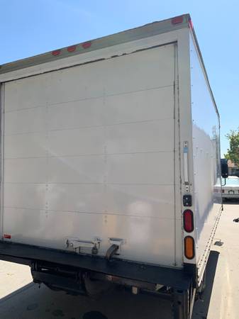 2009 Isuzu NPR Diesel 14 FT LIFTGATE CLEAN TITLE NO SPAM CALLS OR... for sale in Los Angeles, CA – photo 8