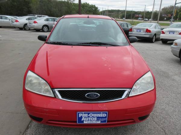 2006 Ford Focus SE ZX4 Sedan - Automatic/Wheels/Low Miles - 85K!! for sale in Des Moines, IA – photo 3