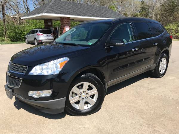 2012 Chevrolet Traverse Lt - Super Clean - - by dealer for sale in Columbia, MO – photo 2