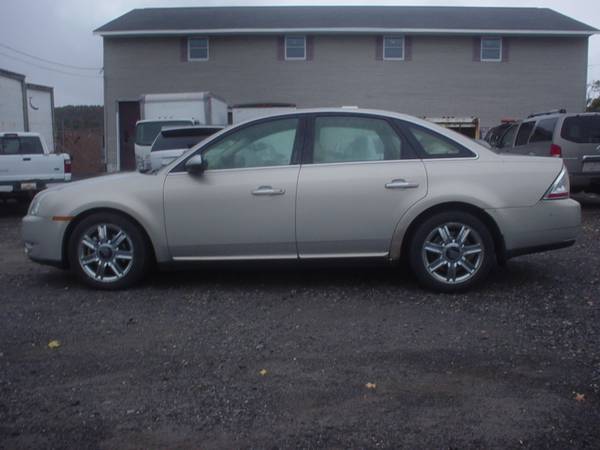 '09 Mercury Sable w/ Leather & Sunroof - cars & trucks - by dealer -... for sale in Cassville, NY – photo 4